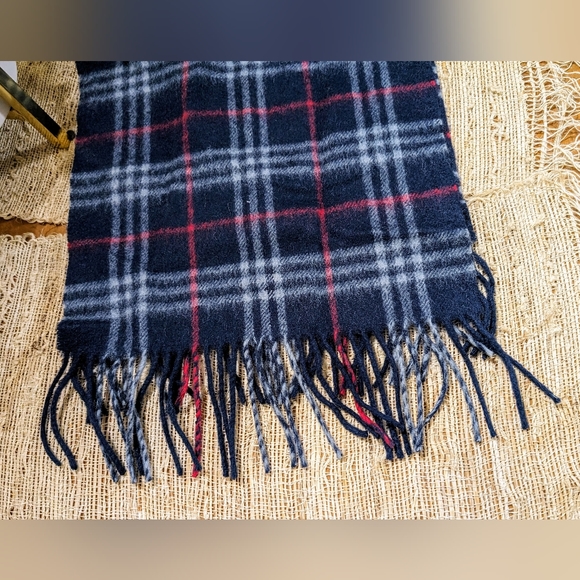Burberry Men's Lambswool Scarf  Authentic - Picture 3 of 4